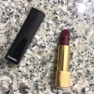 CHANEL Rouge Allure Velvet #40 La Sensuelle